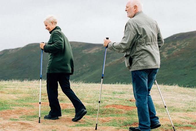  Daily Habits That Keep Seniors Active and Full of Vitality