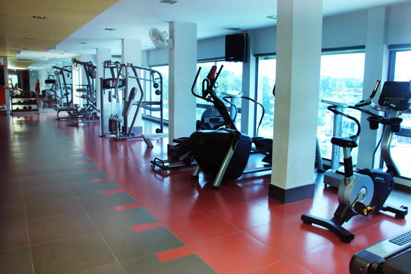 Urban Fitness Adventures: Turning Cities into Gyms.